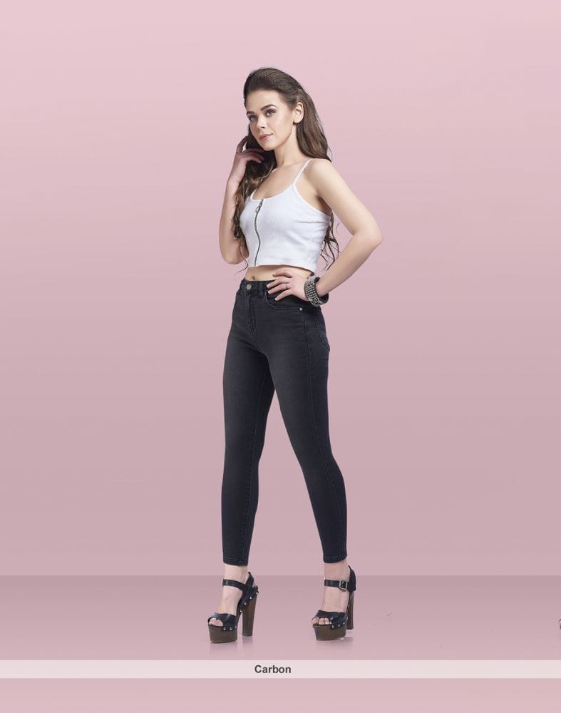 Collection of Focus high waist Skinny Jeans with 5-Pocket Styling in a gallery layout