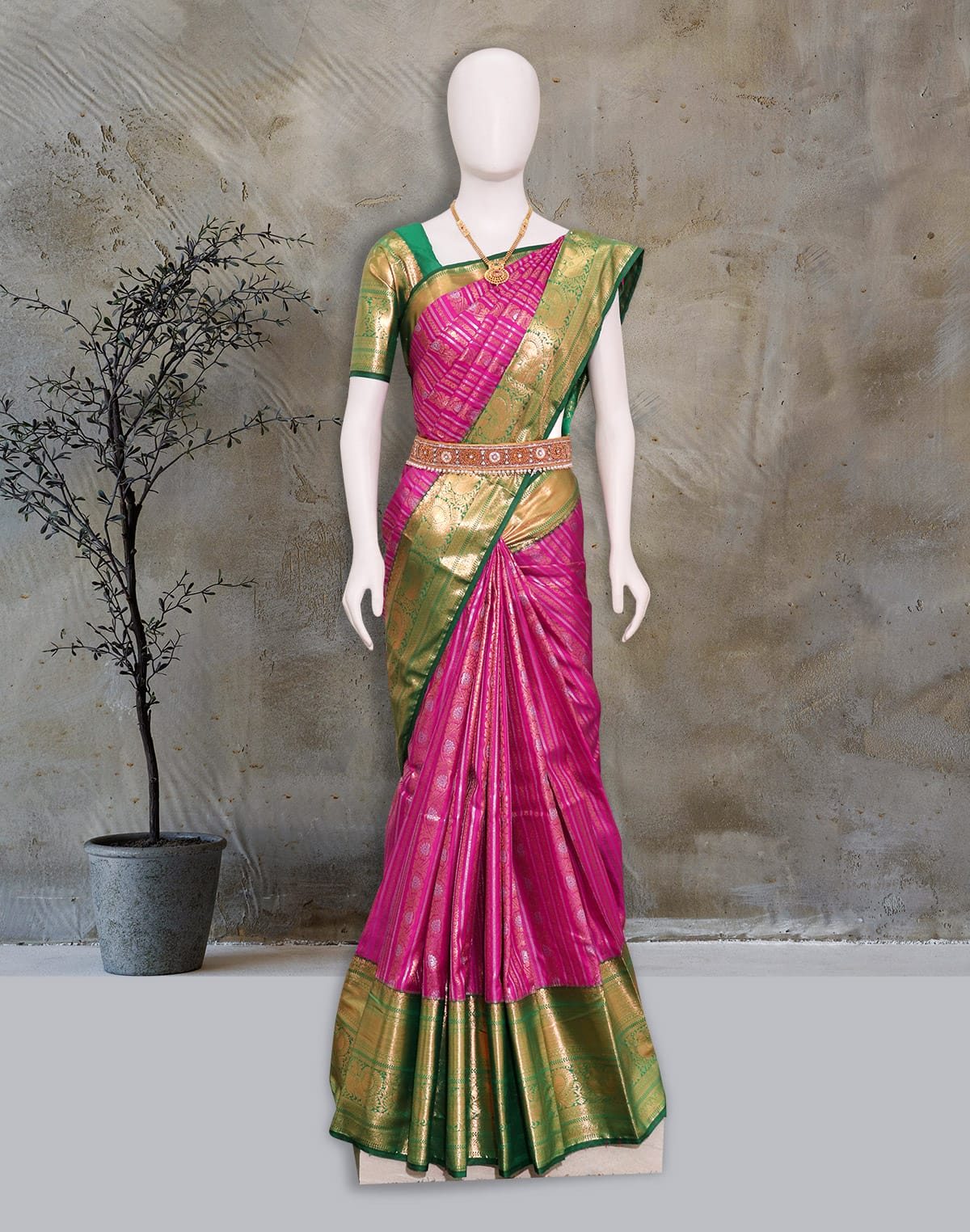 Pink Floral Silver and Golden Zari skut Border Saree