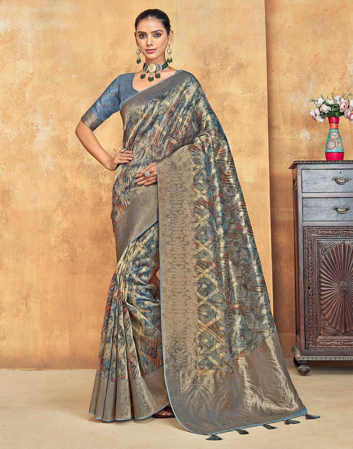 Grey Coloured Stylish Pattern Organza Saree