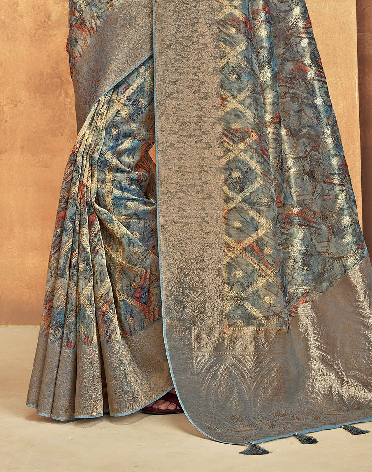 Grey Coloured Stylish Pattern Organza Saree