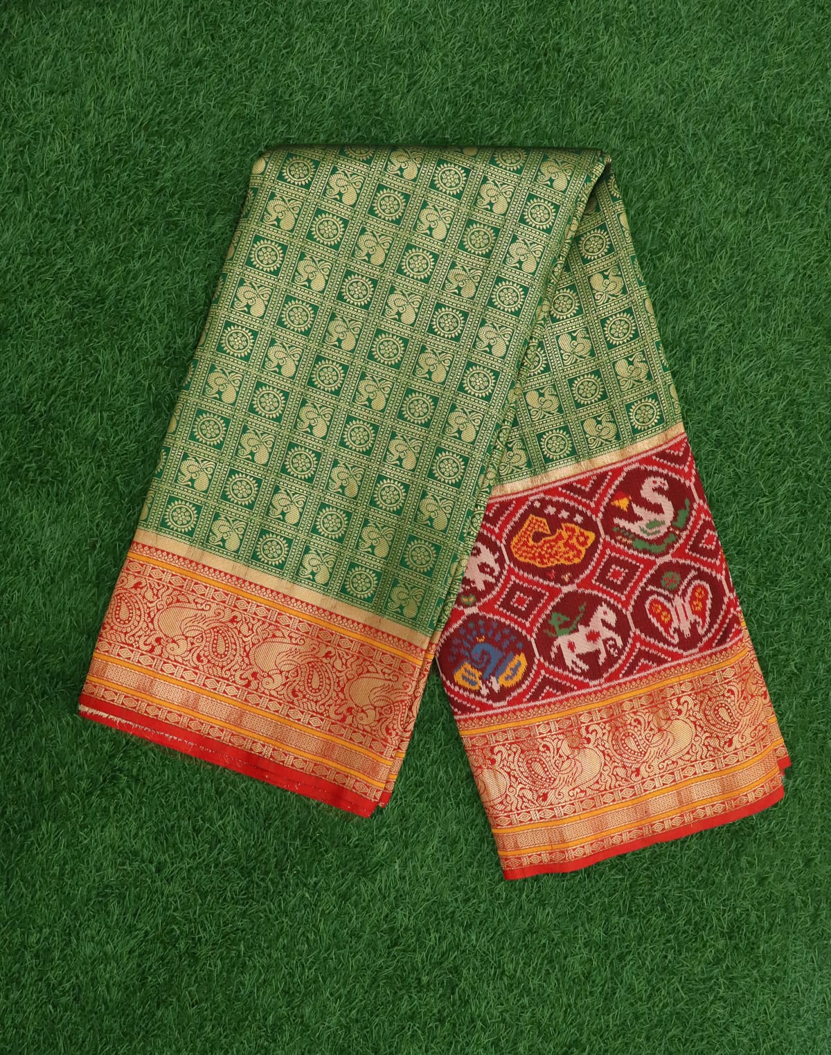 Green Novelty design Pochampally Border Saree