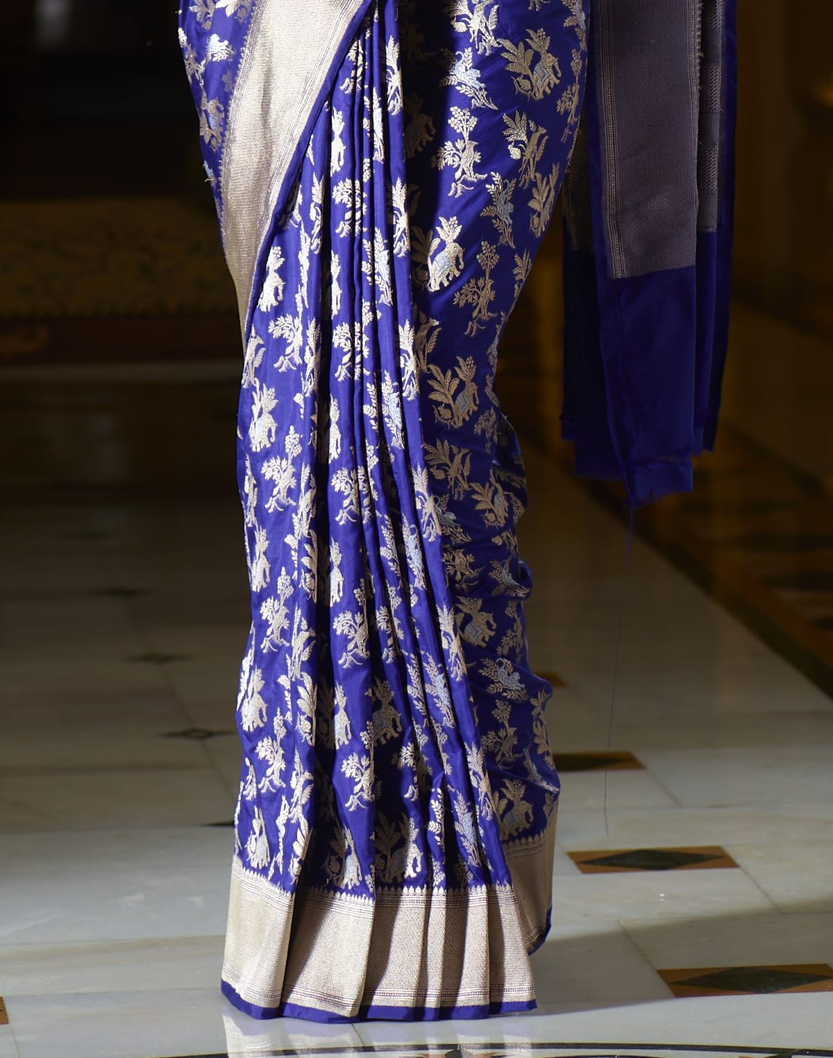 Graceful Blue Floral design Pure Kataan Banaras Silk Saree