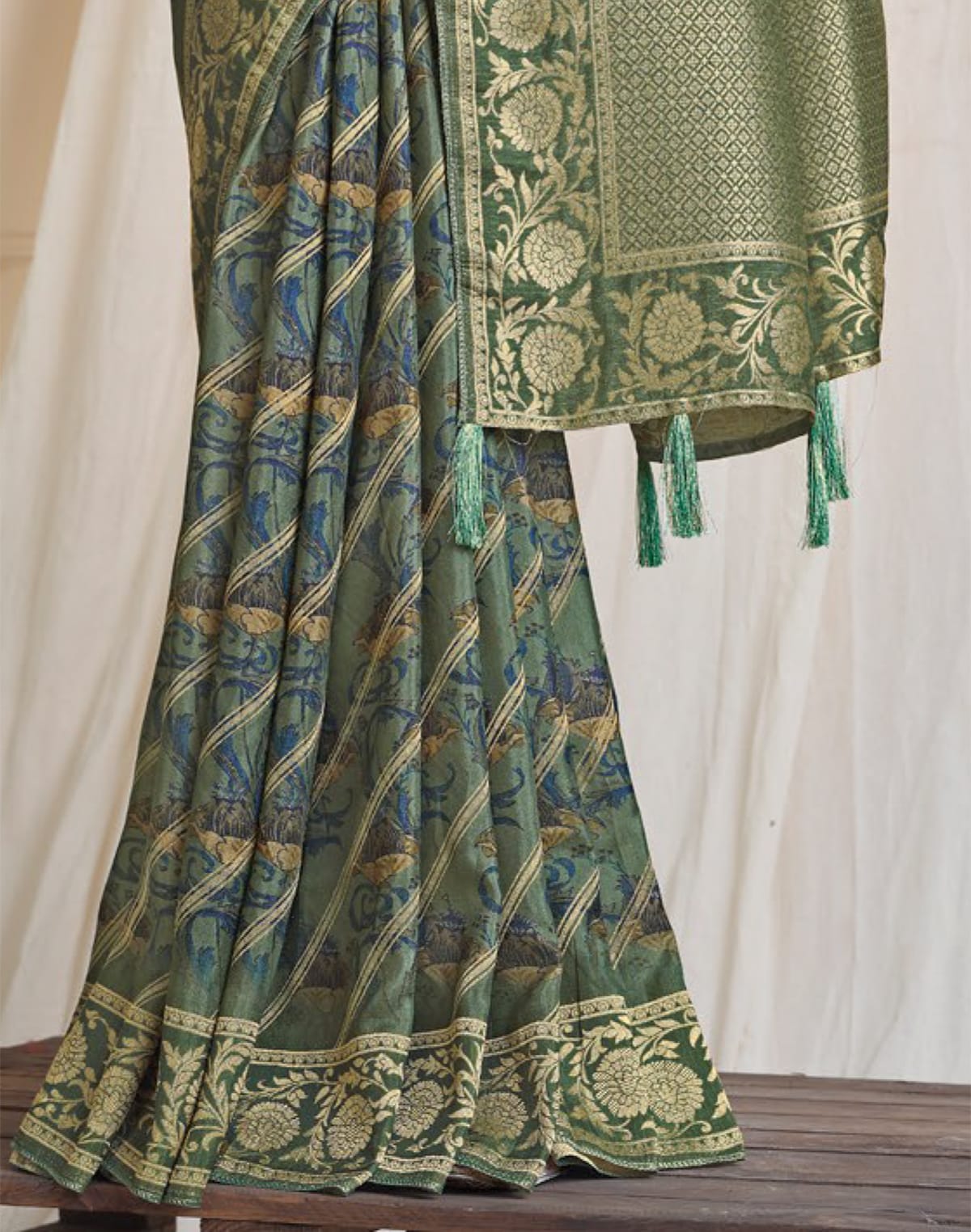 Light Green Coloured Dola Silk Fabric Saree