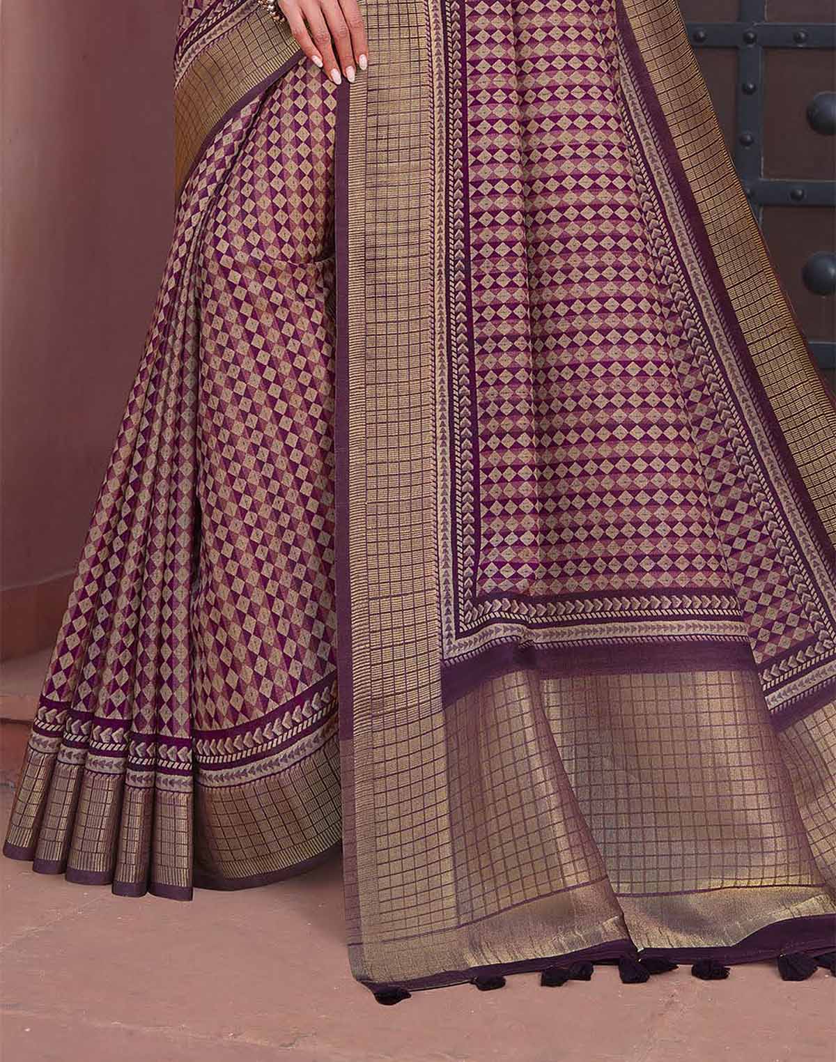 Wine Coloured Jute Silk Fancy Saree