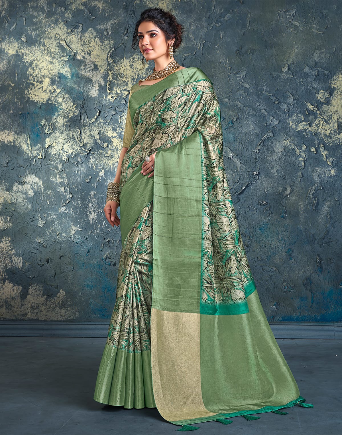 Green Plain Kaddi Border Jute Saree