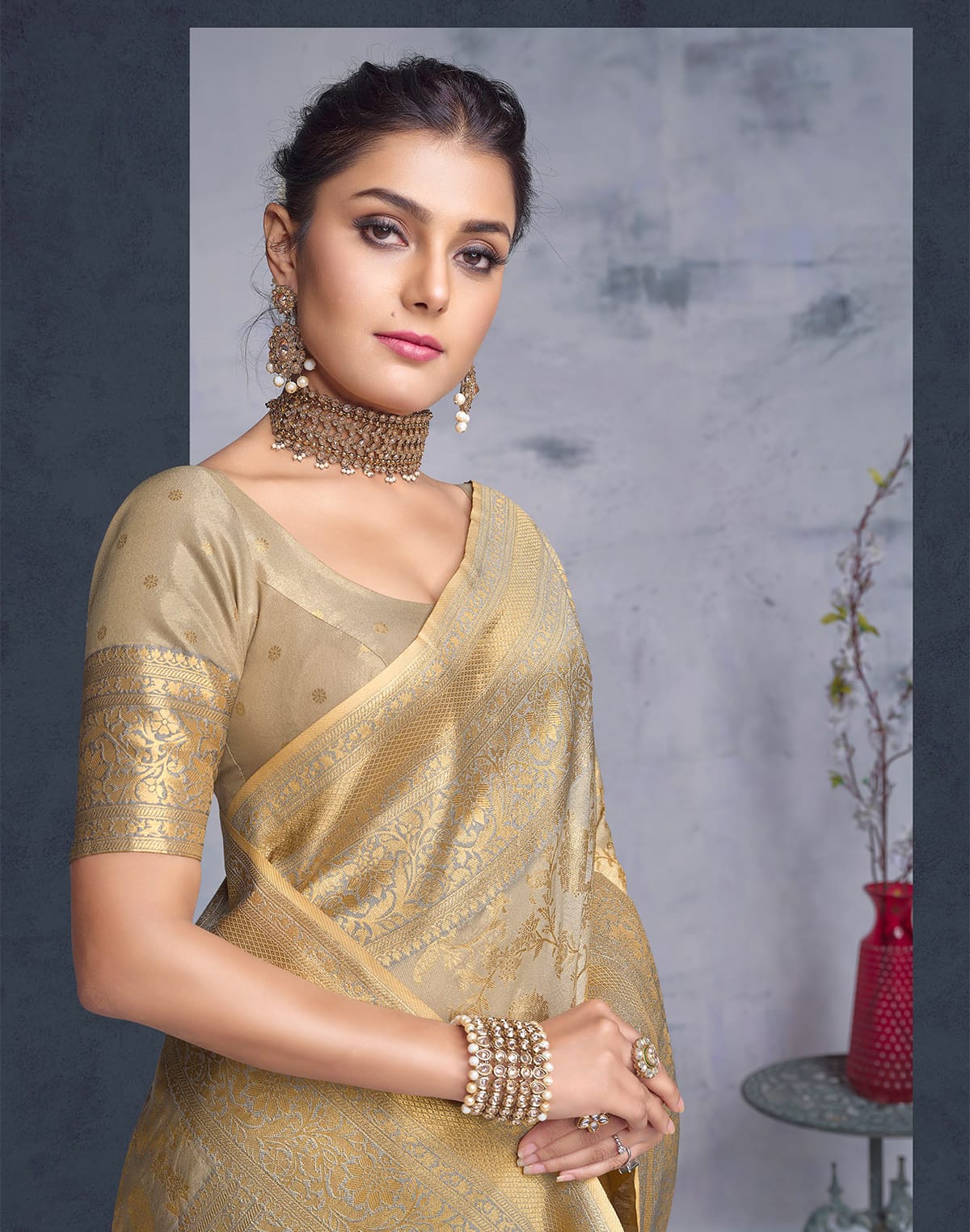 Pretty Matte Gold Banaras Tissue Fabric Saree