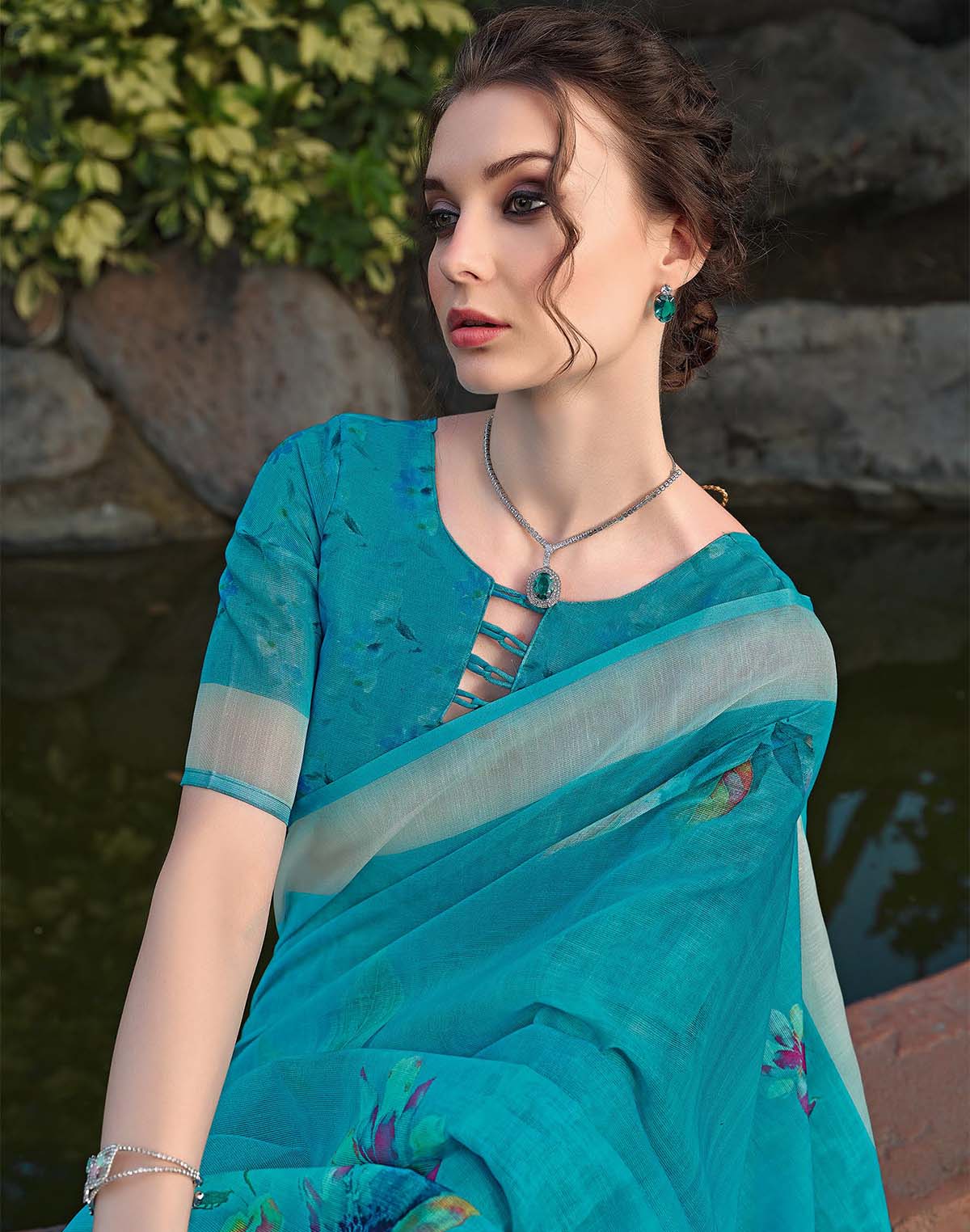 Graceful Green Linen Designer Saree