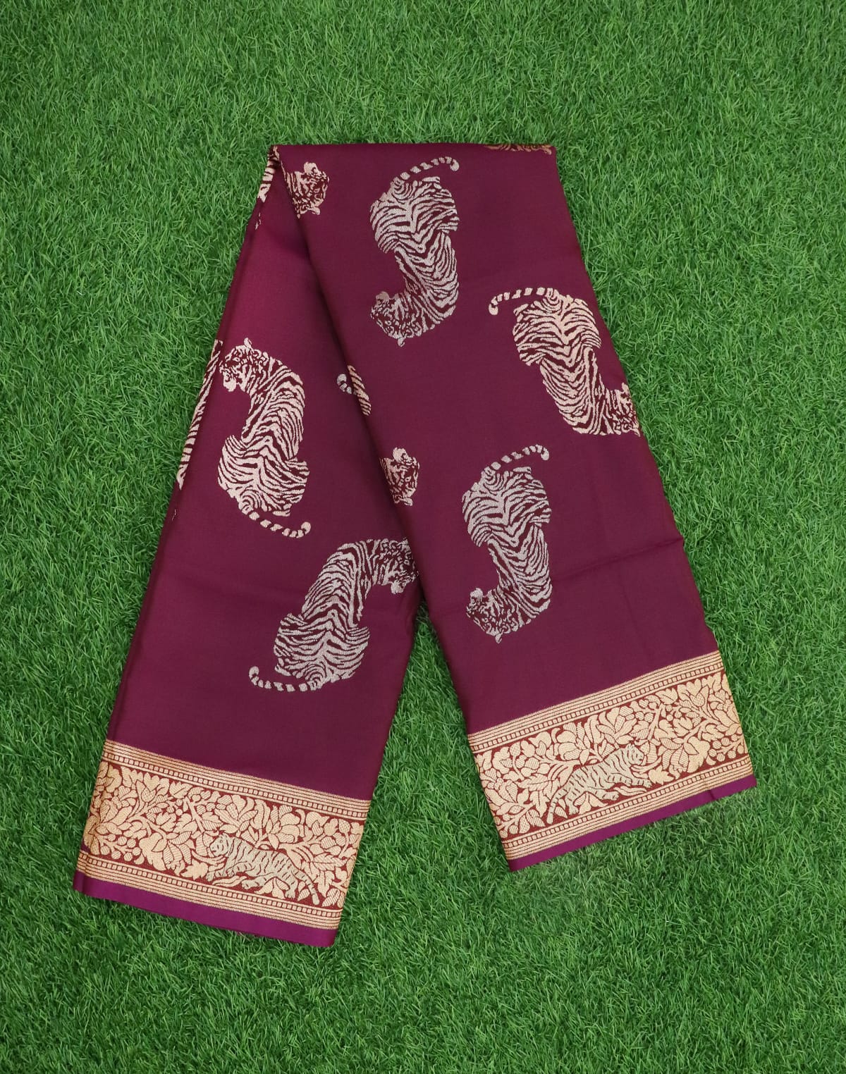 Light Magenta Coloured Banaras Saree