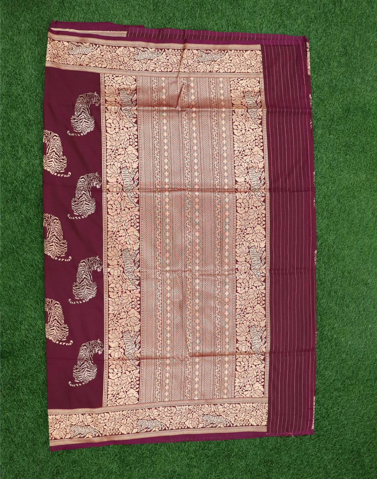 Light Magenta Coloured Banaras Saree