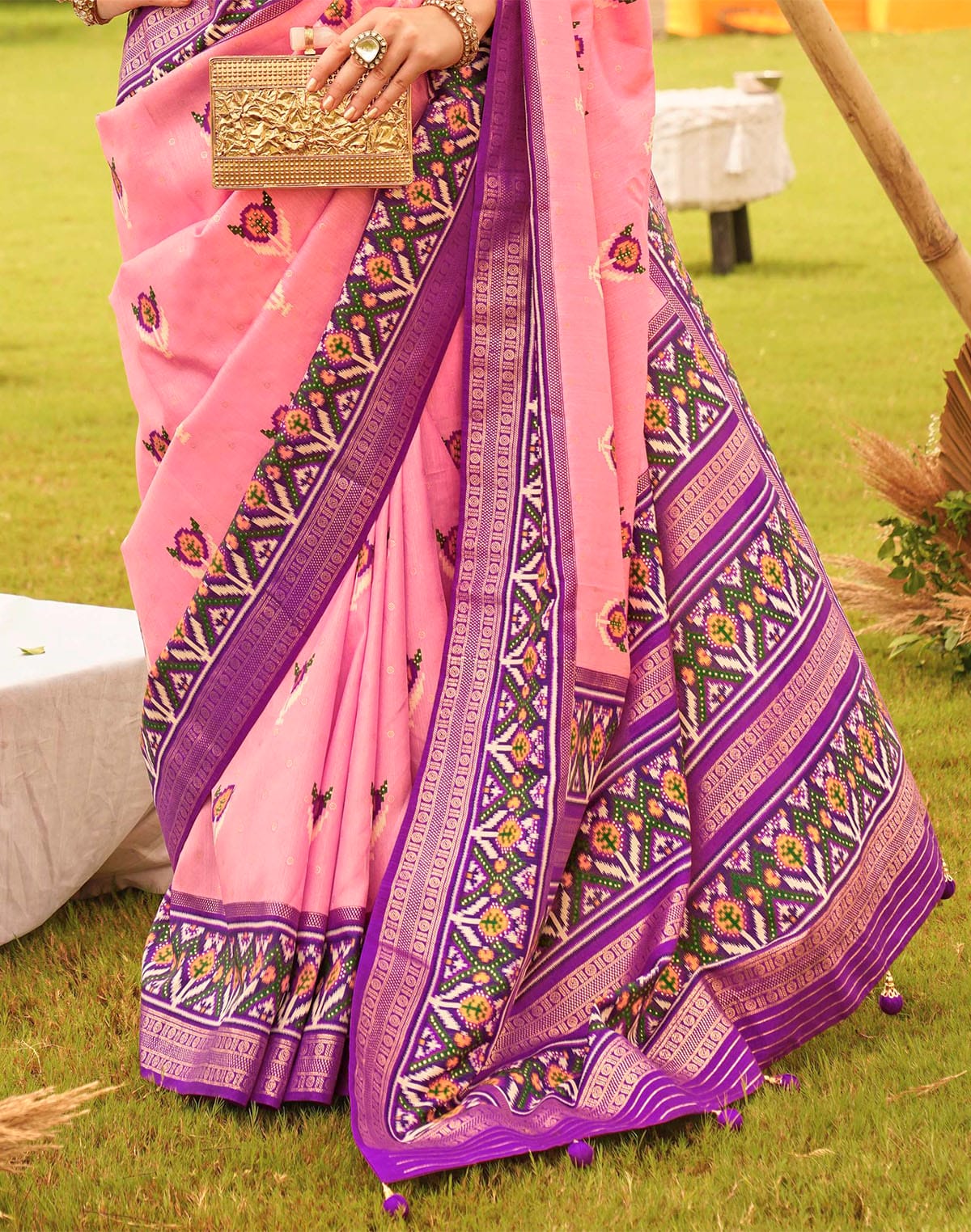 Decent Pink Coloured Floral Patola Silk Saree