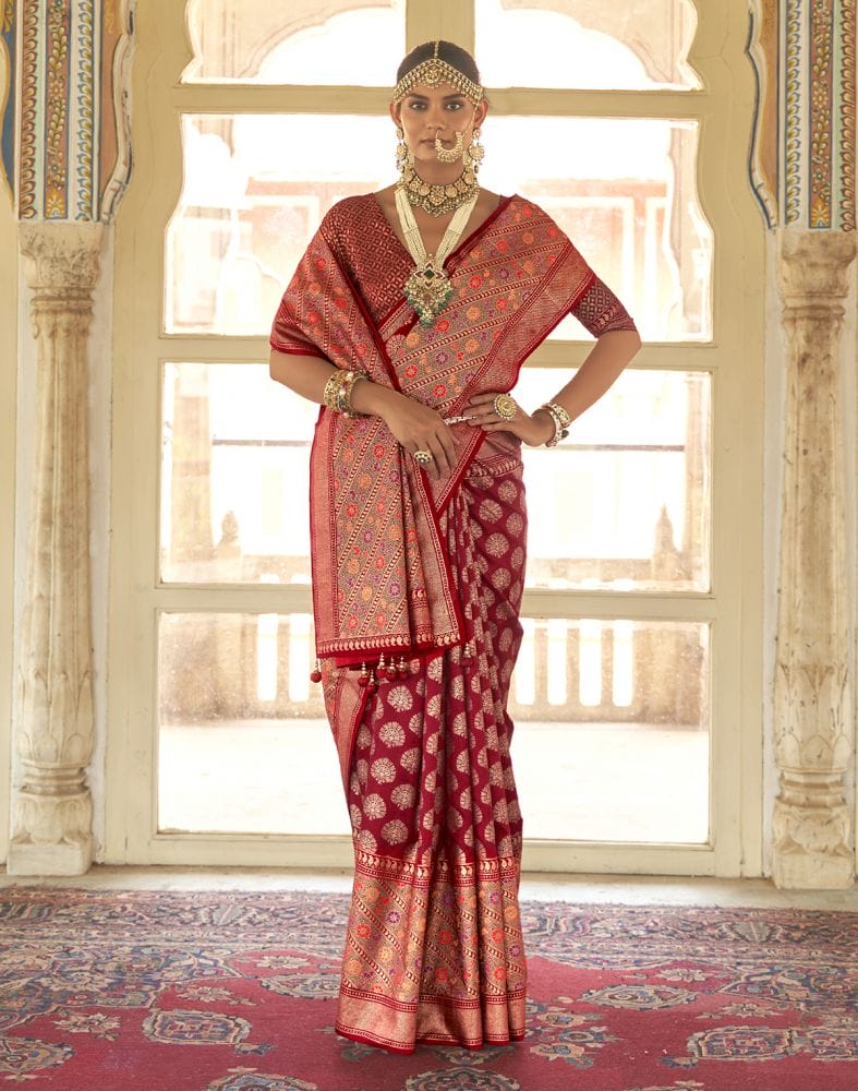 Trendy Red Coloured Banaras Silk Weaving Saree