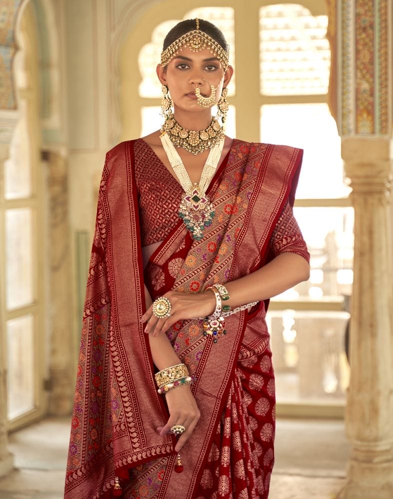 Trendy Red Coloured Banaras Silk Weaving Saree